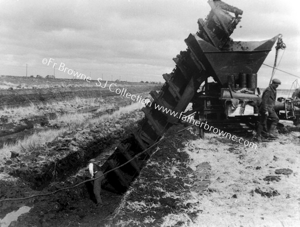 LOADING TURF BY MACHINE